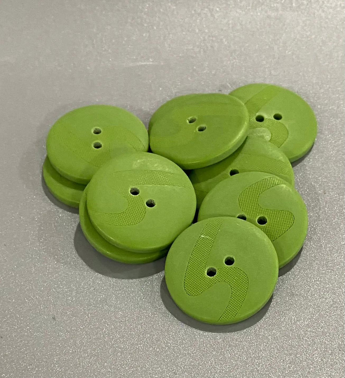 27mm Etched Buttons, Plastic (NBU0003,7:9,13,17,22,57)