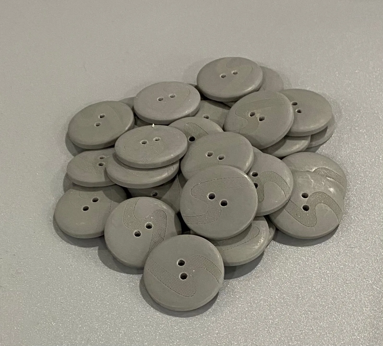 27mm Etched Buttons, Plastic (NBU0003,7:9,13,17,22,57)