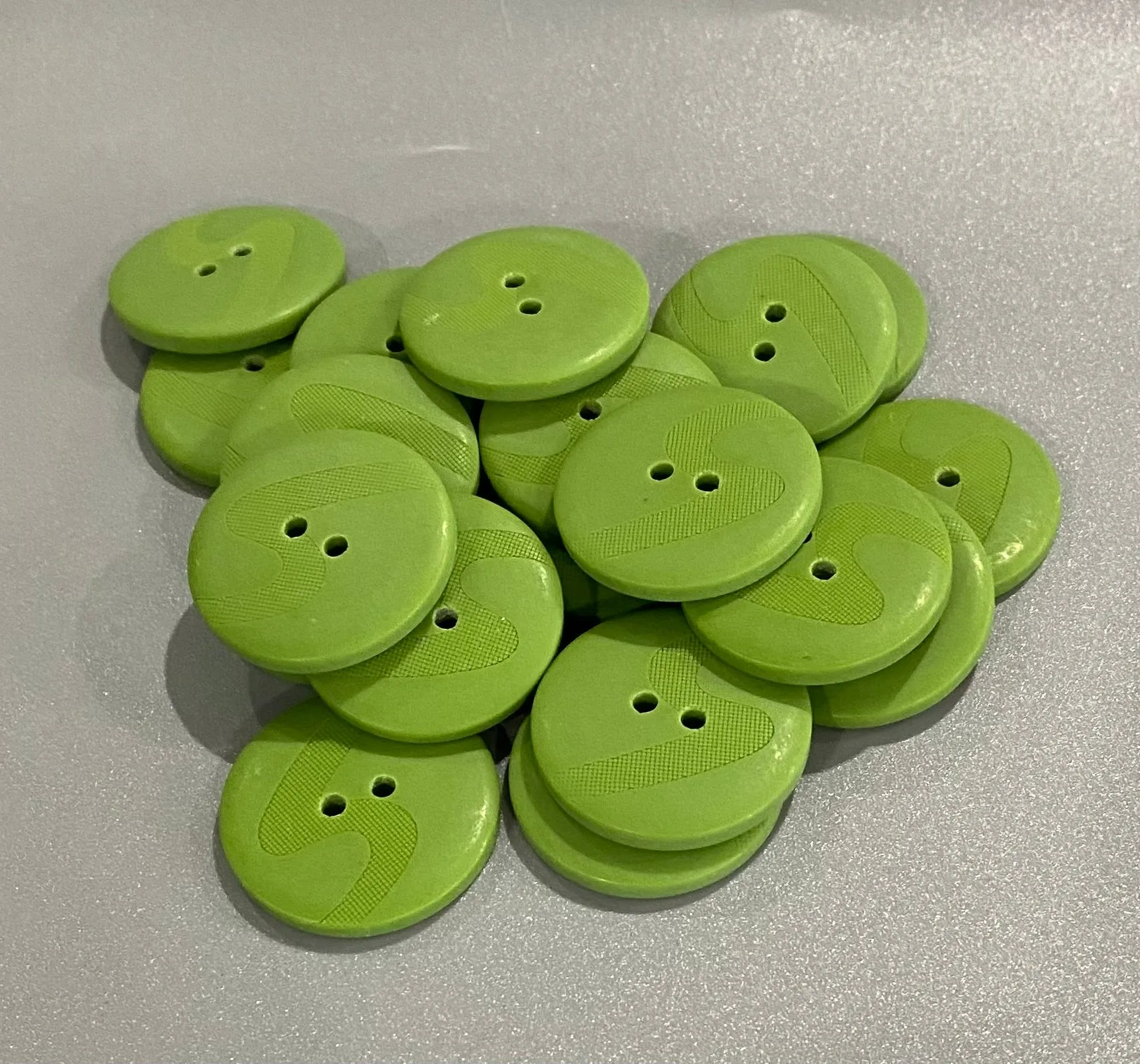 27mm Etched Buttons, Plastic (NBU0003,7:9,13,17,22,57)