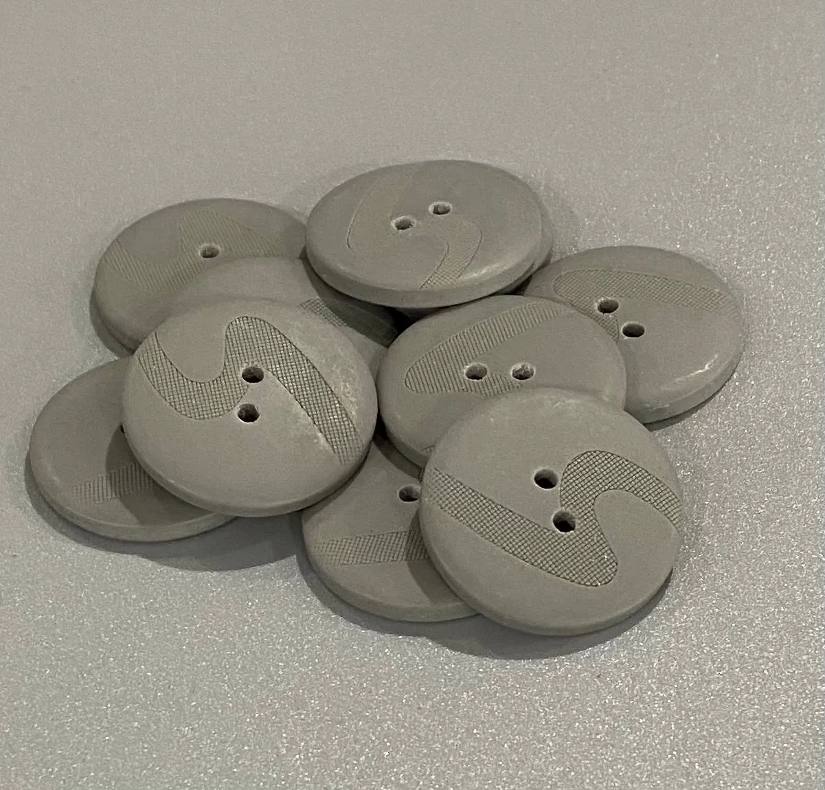 27mm Etched Buttons, Plastic (NBU0003,7:9,13,17,22,57)