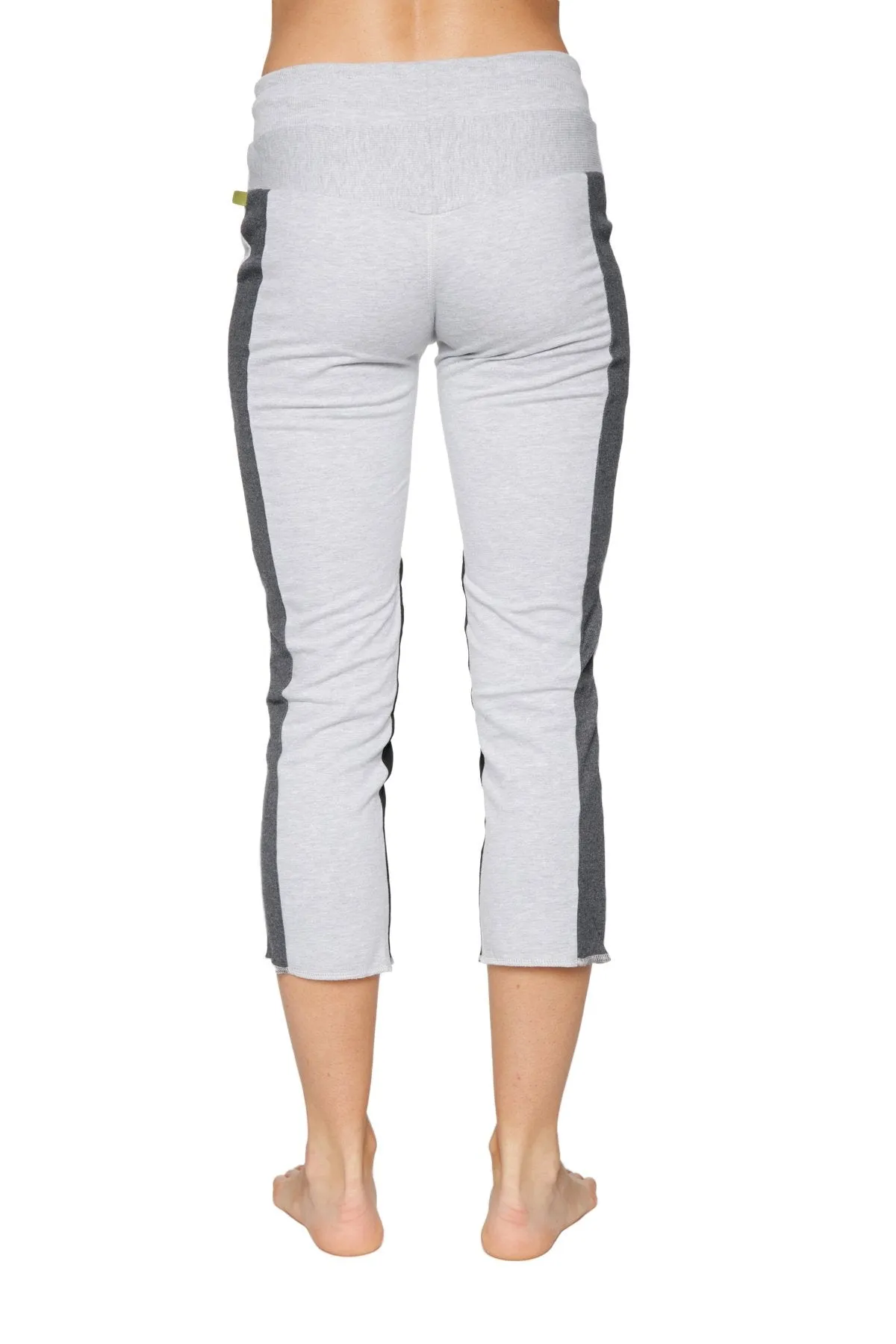 4/5 Length Zipper Pocket Capri Yoga Pant (Grey w/Charcoal & Black)