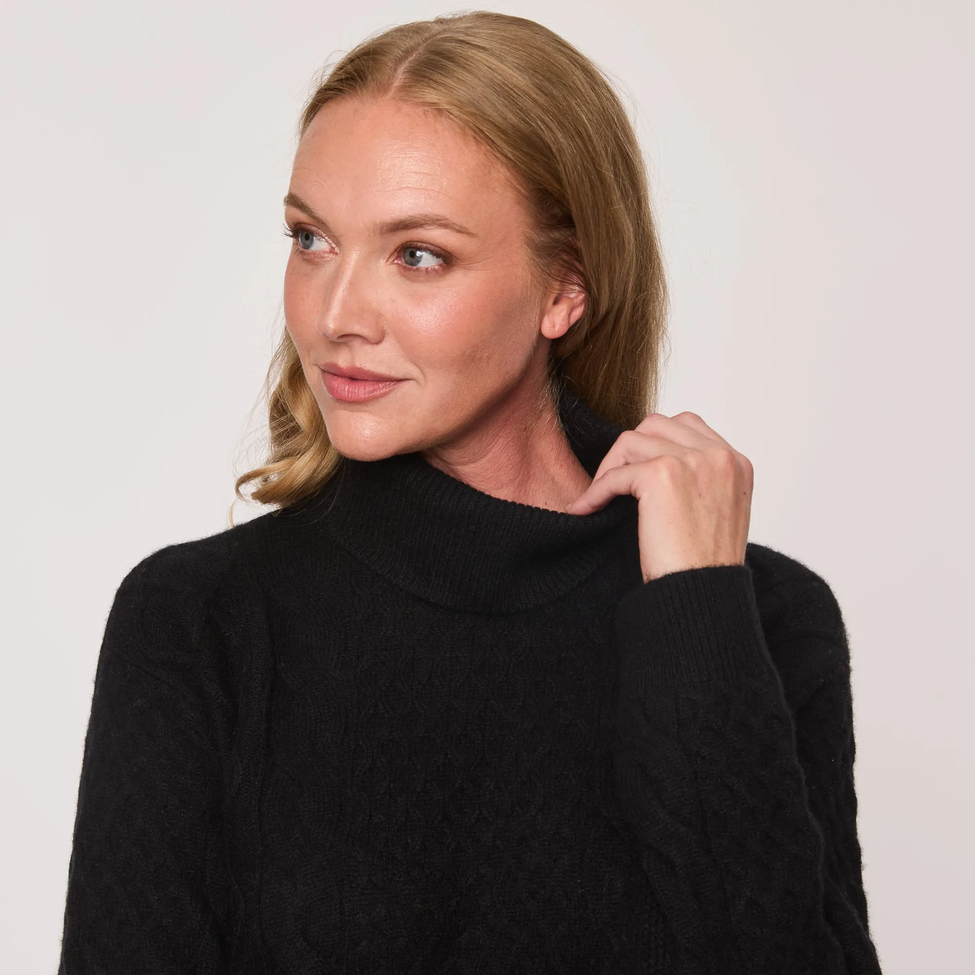 Mixed Cable Turtleneck