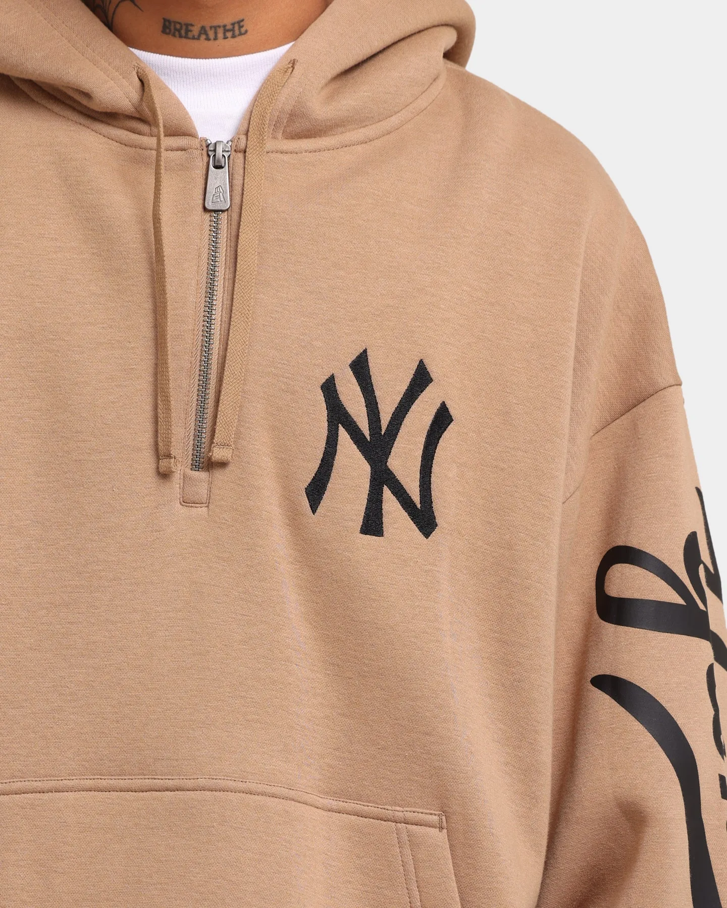 New Era New York Yankees Sleeve Script Hoodie Khaki/Black